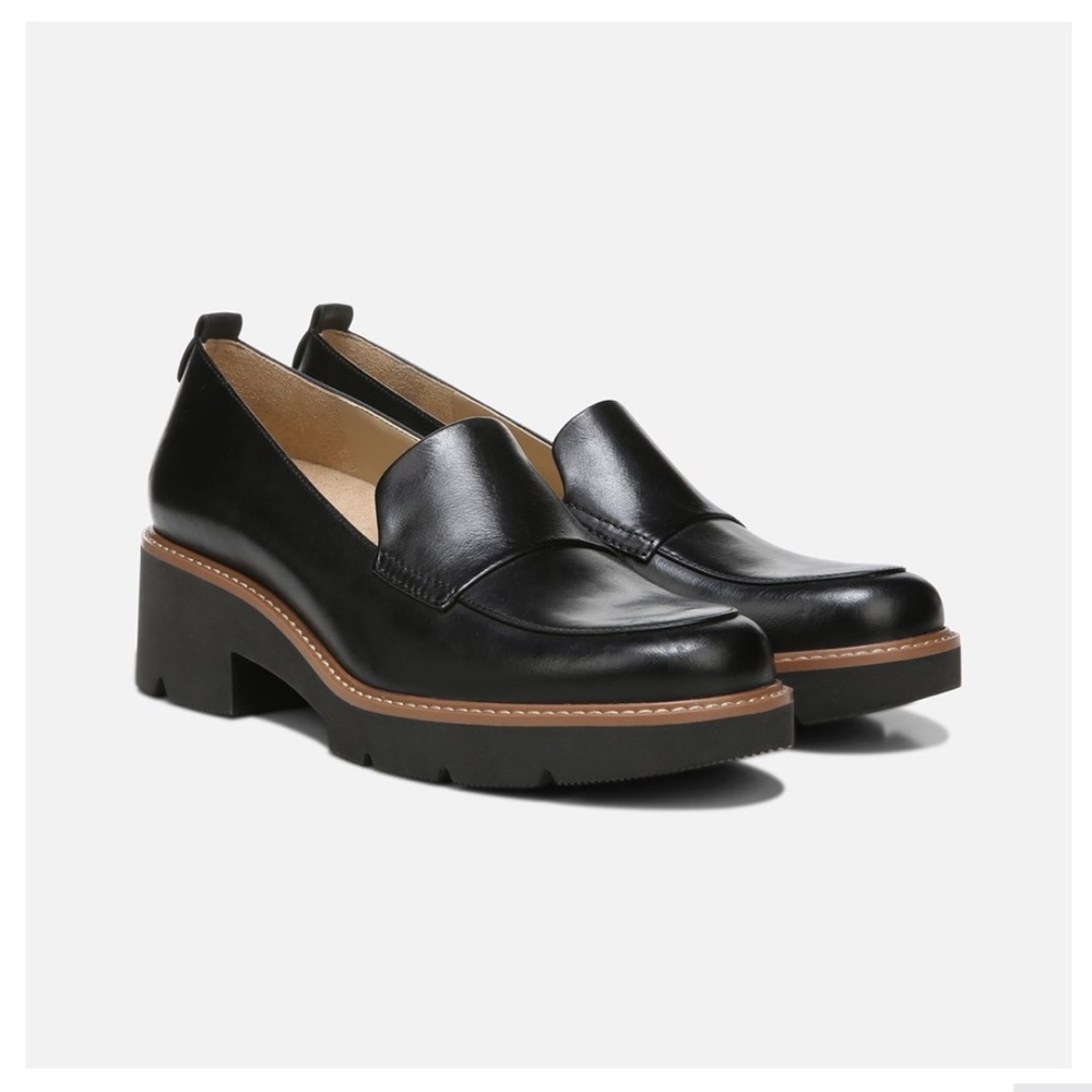 Naturalizer Darry lug sole loafer